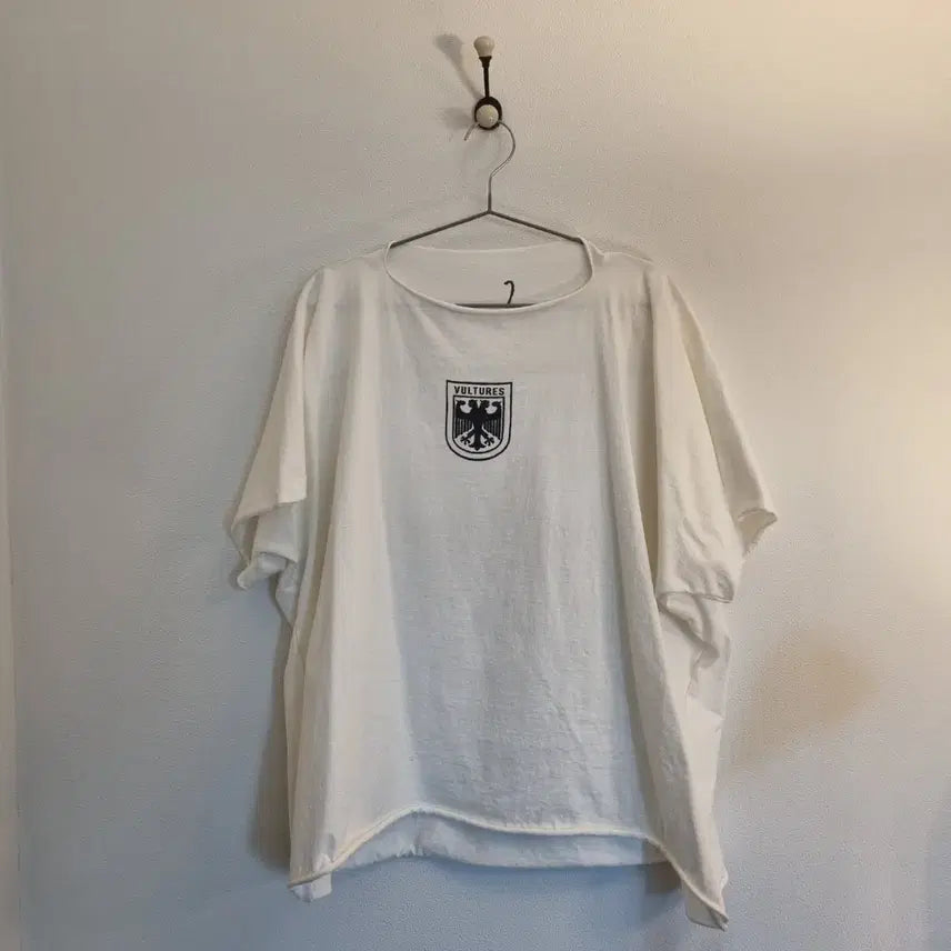 [BUNJANG] Yeezy Vultures Graphic T-Shirt Size 2 / [판완] yeezy | 이지 벌쳐스 박스티 2 사이즈