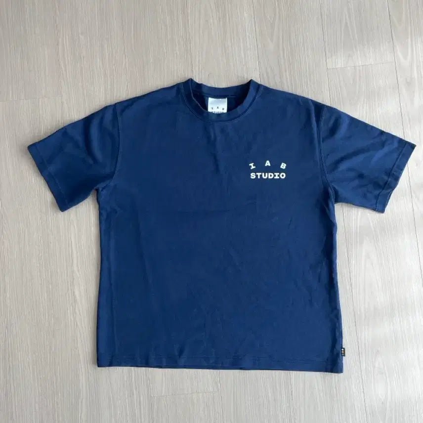 [BUNJANG] Ienep Studio Navy T-Shirt / 아이앱 스튜디오 반팔티 네이비