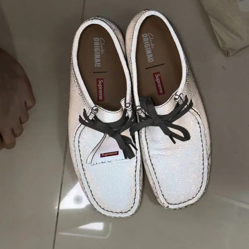 [BUNJANG] Supreme Clarks Wallabee Shoes / 슈프림 클락스 왈라비