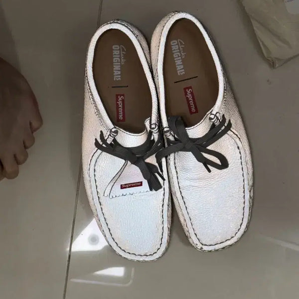 [BUNJANG] Supreme Clarks Wallabee Shoes / 슈프림 클락스 왈라비