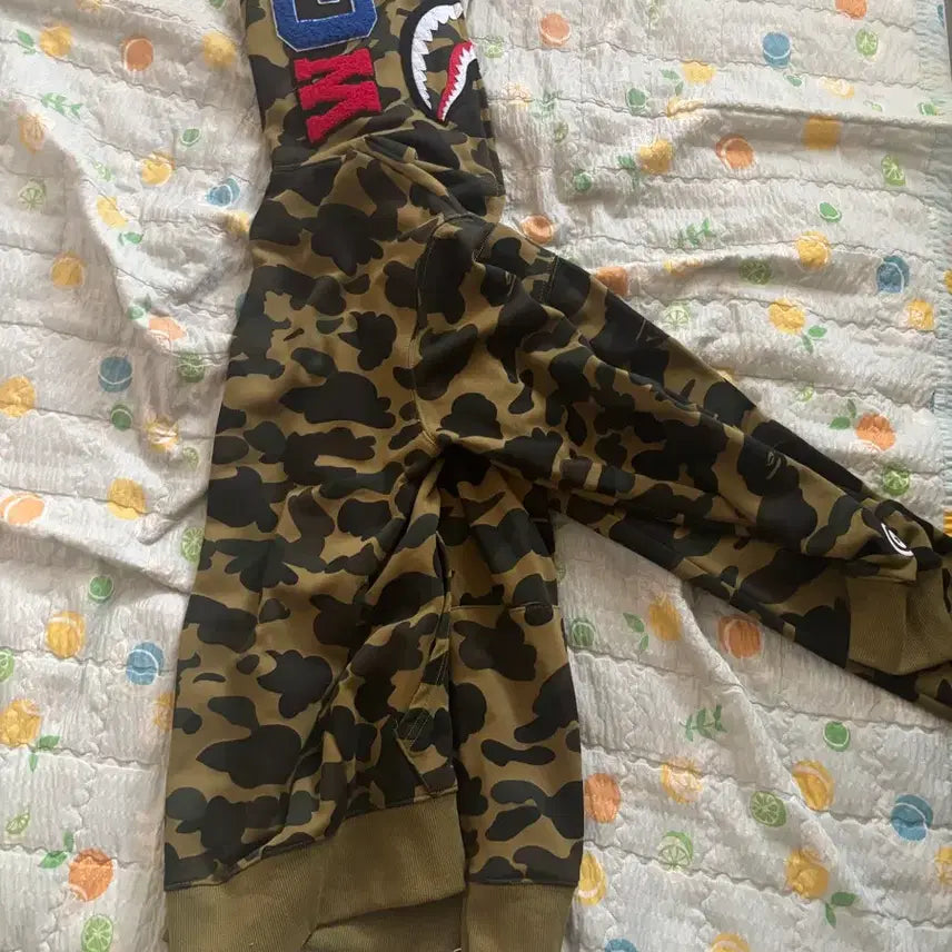 [BUNJANG] Bape Camo Shark Full Zip Hoodie / 베이프 카모 후드 집업 (급처)