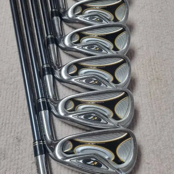 [BUNJANG] TaylorMade R7 Iron Set (Graphite Shaft) / 테일러메이드 r7 8아이언 세트(그라파이트)