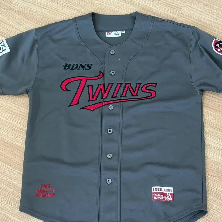 [BUNJANG] LG Twins x Bad Neighbors Collaboration Baseball Jersey - Size M / 엘지트윈스 빠더너스 콜라보 유니폼 M