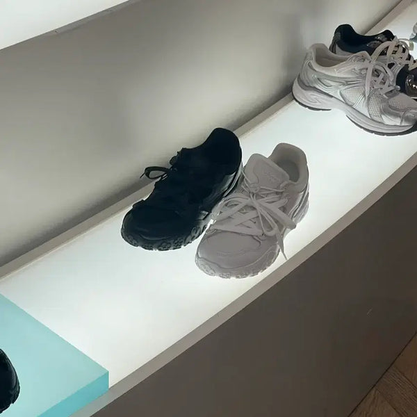[BUNJANG] New Balance 574 Black/White Sneakers / 뉴발란스 574 블랙/화이트