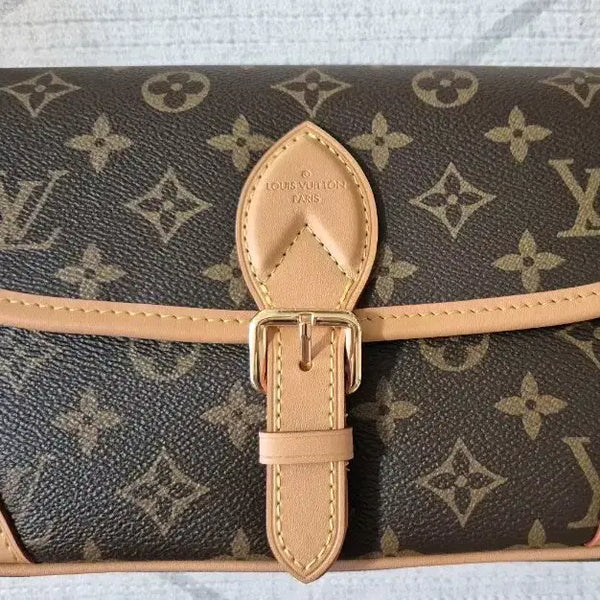 [BUNJANG] Diane Monogram Shoulder Bag / 다이앤 모노그램 가방