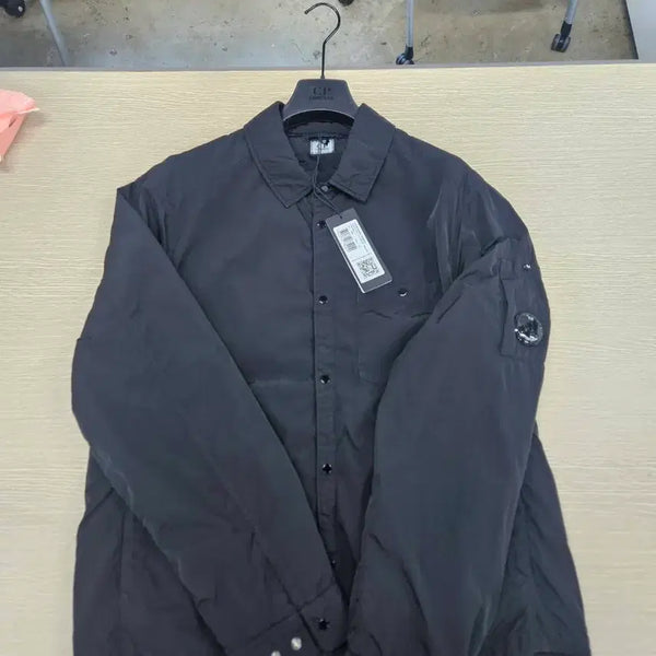 [BUNJANG] CP Company Lens Chrome-R Overshirt Black XL / 씨피컴퍼니 렌즈 크롬-R 오버셔츠 블랙 20CMOS056A 005904G 999 / XL [새상품/소매단추 탈락]