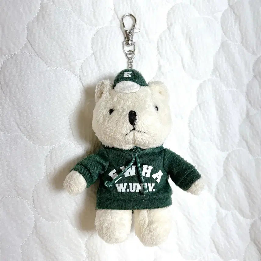 [BUNJANG] Ewha Womans University Teddy Bear Keyring (Good Luck Charm) / 이화여대 곰돌이 키링 굿즈 (합격 기운)