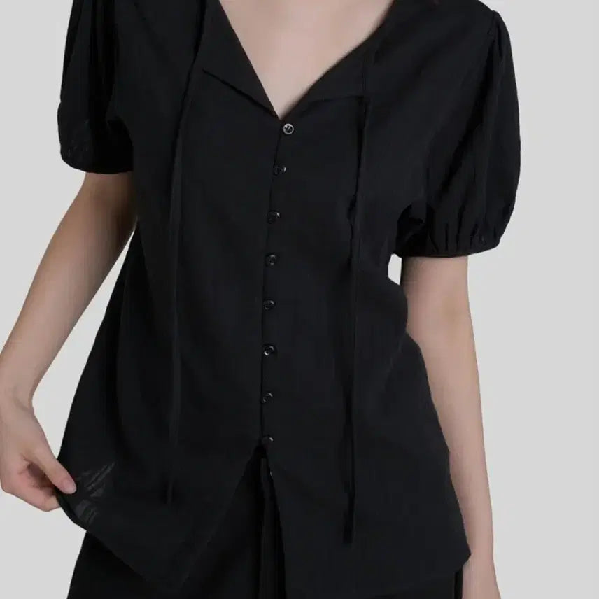 [BUNJANG] Poneck Muse Puff Short Sleeve Blouse (Black, S) / 포네크 뮤즈 퍼프 반팔 블라우스(블랙 S)