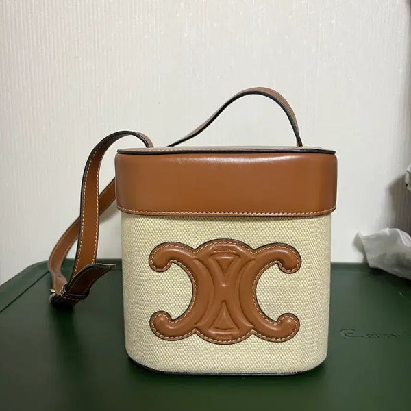 [BUNJANG] Celine Triomphe Textile Box Medium Shoulder Bag / 셀린느 베이지 트리오페 텍스타일 박스 미듐 숄더백