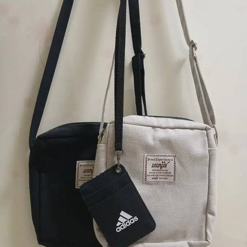 [BUNJANG] Adidas Crossbody Bag with Card Holder - Black/Beige / 아디다스 카드홀더 포함 크로스백 블랙/베이지