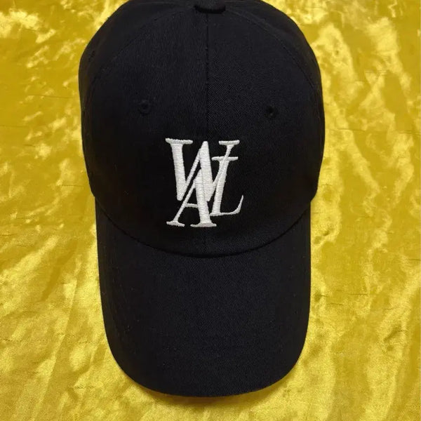 [BUNJANG] Wooalong Signature Logo Black Ball Cap / 우알롱 시그니처 로고 블랙 볼캡 모자