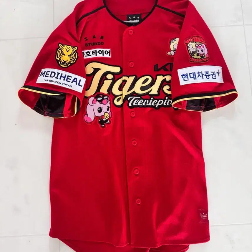 [BUNJANG] Kia Tigers Authentic 26 Tinyping Uniform Size 110 / 기아타이거즈 어센틱 26 티니핑 유니폼 110 성영탁