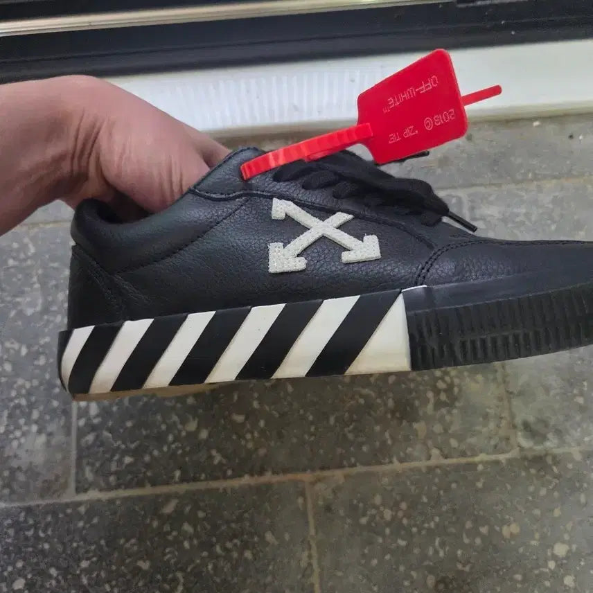 [BUNJANG] Off-White Black Sneakers / 오프화이트 블랙