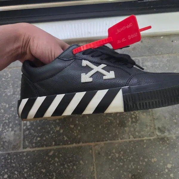 [BUNJANG] Off-White Black Sneakers / 오프화이트 블랙