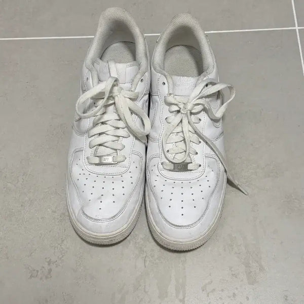 [BUNJANG] Nike Air Force 1 Low All White Sneakers / 나이키 에어포스1 로우 올백 스니커즈