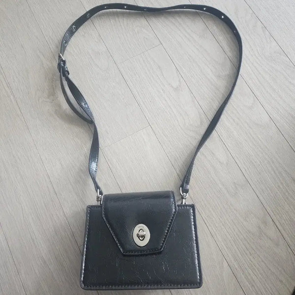 [BUNJANG] Kishin Mini Shoulder Bag Black / 키시닝 미니 숄더백 블랙(가격 더 안내려용)