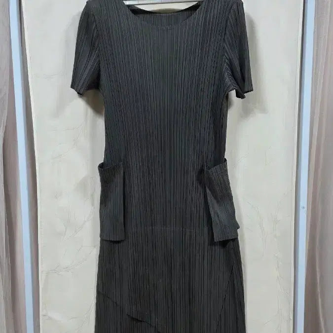 [BUNJANG] Elegant Pleated Long Dress (Free Size) / 고급스러운플리츠롱원피스(free)