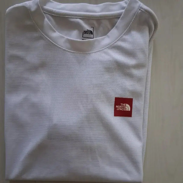 [BUNJANG] The North Face White Short Sleeve T-Shirt (New) / 노스페이스 반팔티 화이트(새상품)