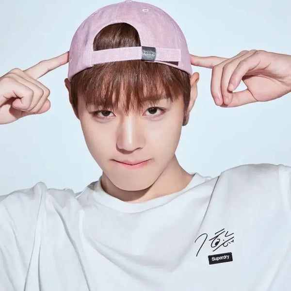 [BUNJANG] Park Ji Hoon Autograph Embroidered Pink Hat / 슈드 핑크모자 박지훈 싸인자수