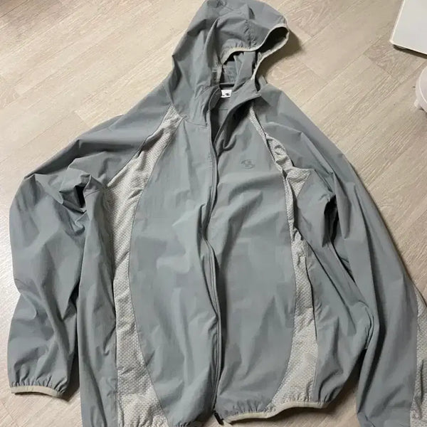 [BUNJANG] Sansan Gear Sky Blue Windbreaker Size 2 / 산산기어 스카이블루 바람막이 2