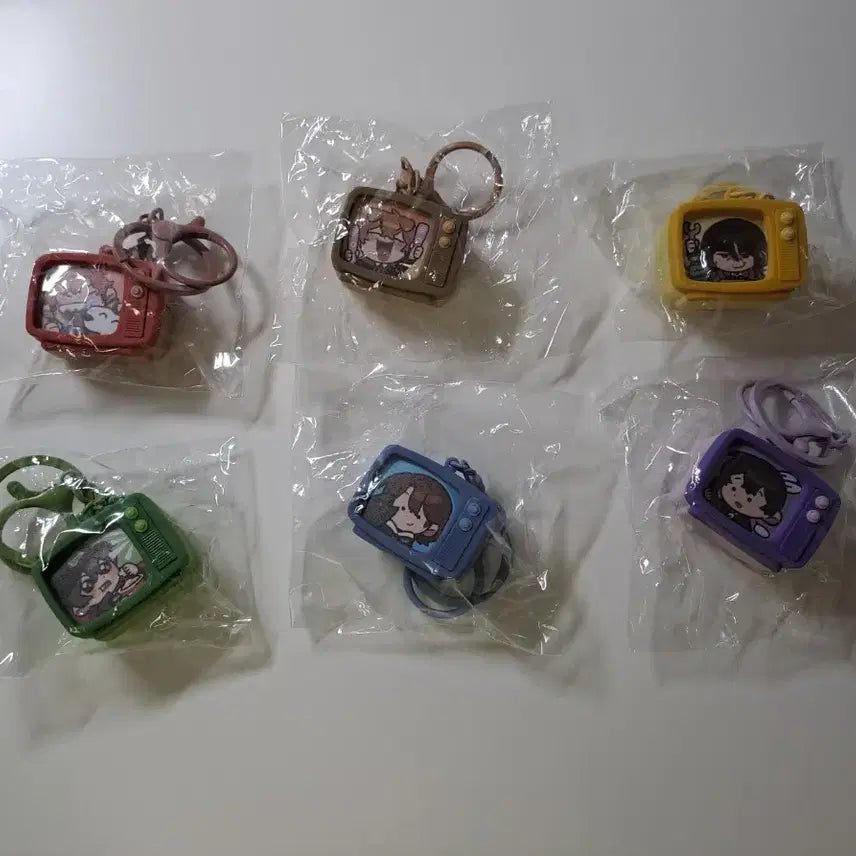 [BUNJANG] Mystery Detective Retro TV Keyring Set / [미스터리수사반] 랜덤 레트로티비 키링 세트