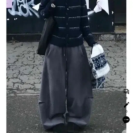 [BUNJANG] Side Slit Brushed Sweatpants Charcoal (Free Size) / 사이드턱 절개 기모 스웻팬츠 차콜(FREE)