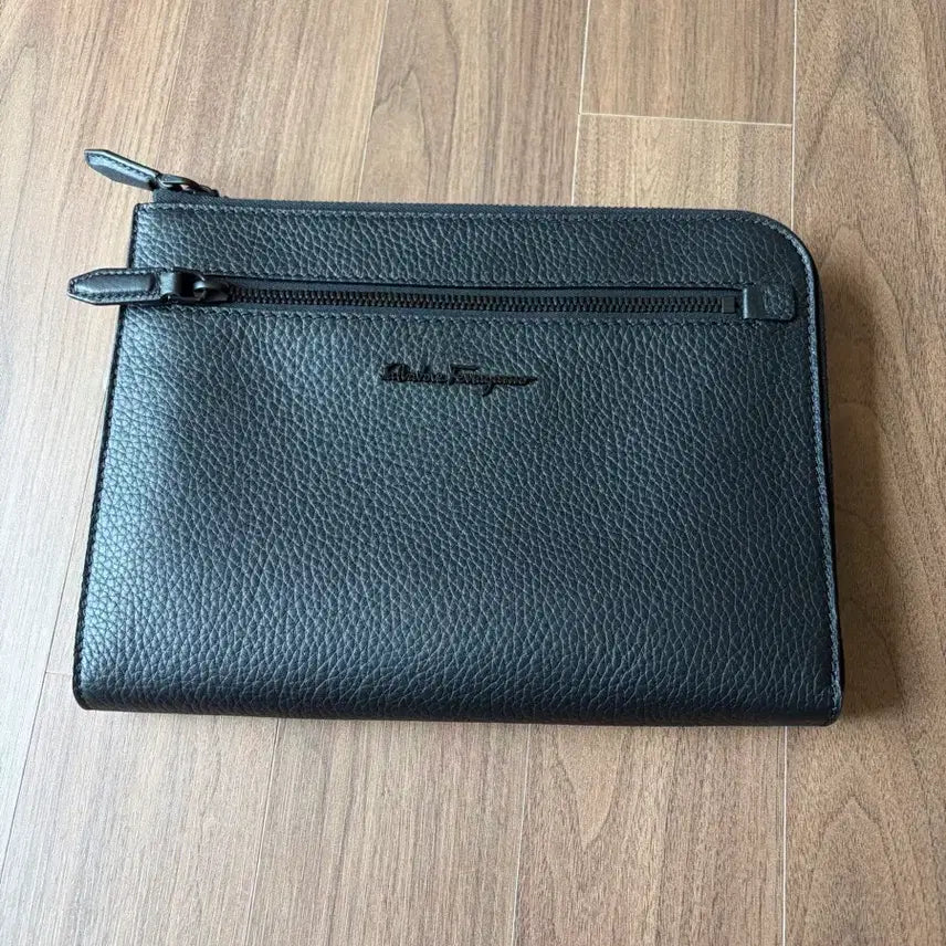 [BUNJANG] Salvatore Ferragamo Black Leather Clutch Bag 27cm / 페라가모 크러치백. 27-20-3.5cm