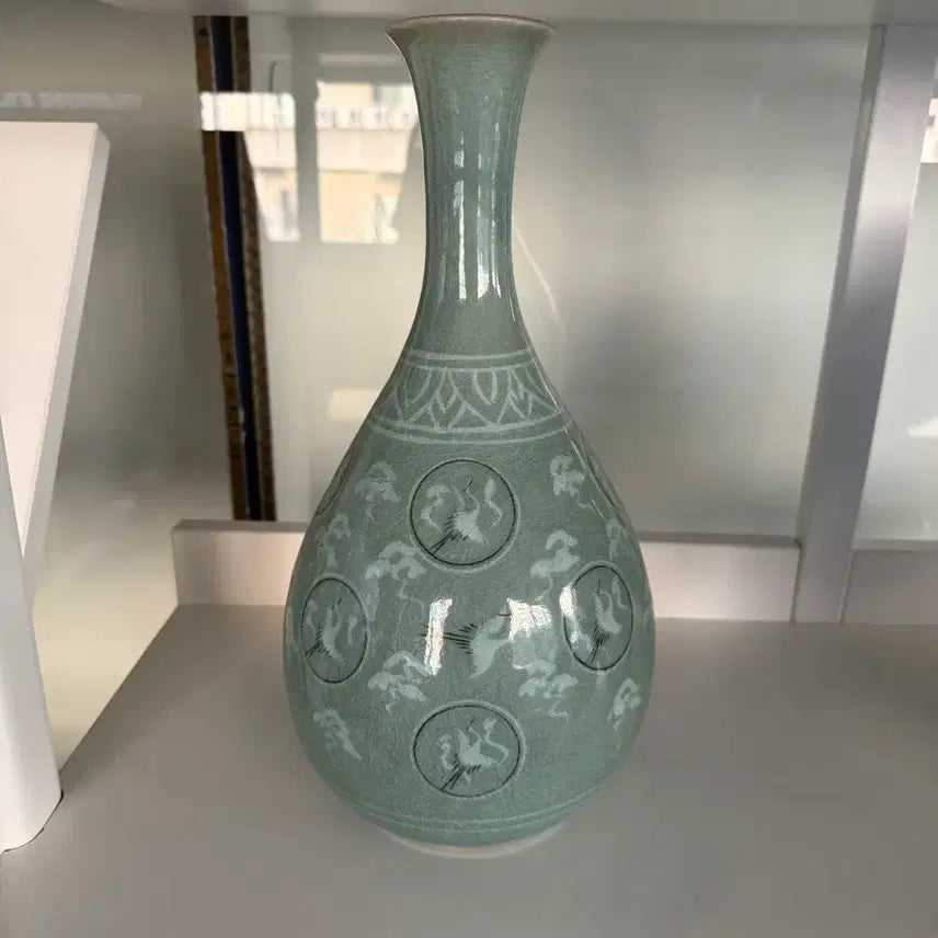 [BUNJANG] Celadon Vase with Inlaid Crane and Cloud Motif / 고가구 청자 상감운학문 매병