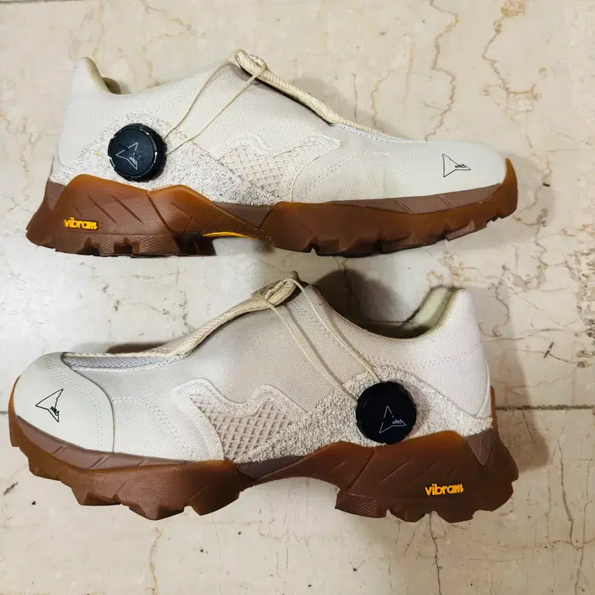 [BUNJANG] ROA Hiking Menar Hiking Boots (Size 265) / 로아 하이킹 미나르 41 (265)