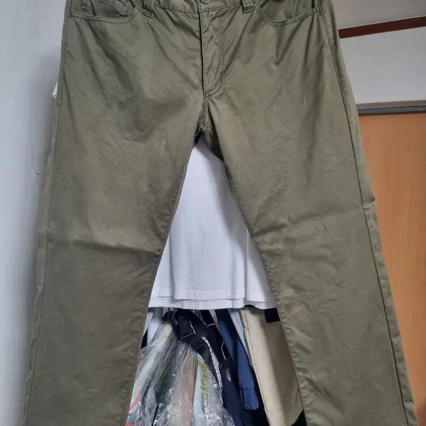 [BUNJANG] Guess Jeans Khaki Cotton Pants Size 32 / (새옷 수준)게스 jeans 면바지 카키 81 32사이즈