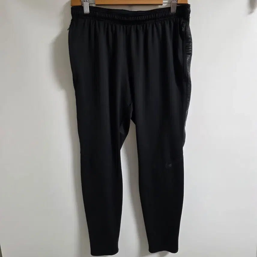 [BUNJANG] Nike Dri-FIT Slim Fit Training Pants Black (L) / [L/정품] 나이키 드라이핏 슬림핏 트레이닝 팬츠 블랙 (L사이즈 / 85)