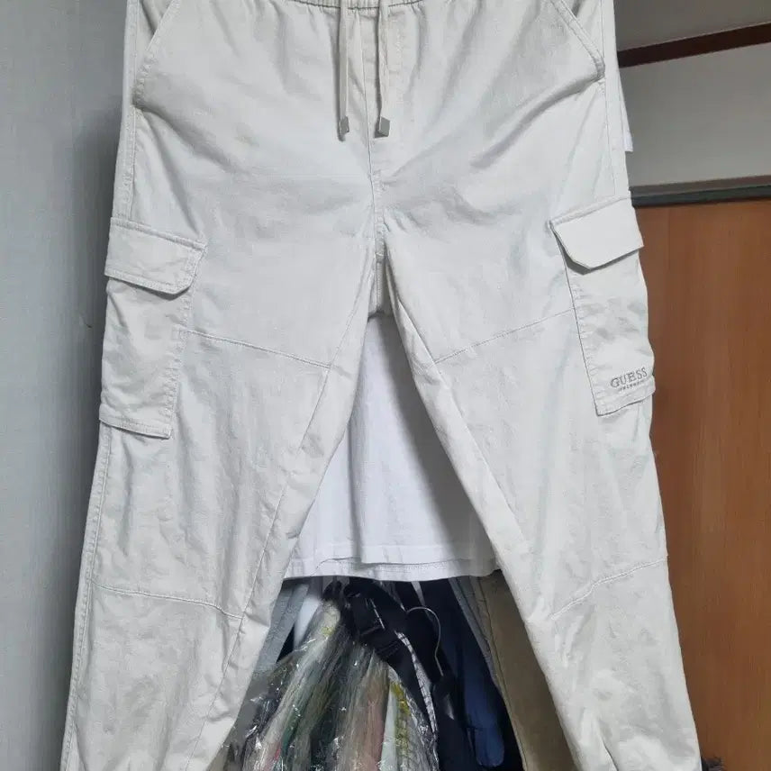 [BUNJANG] Guess Los Angeles Cargo Jogger Pants White L / (새옷 수준)게스 로스앤젤레스 카고 조거 팬츠 화이트 L 84 33사이즈