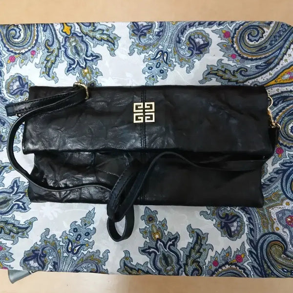 [BUNJANG] Givenchy 4G Logo Black Leather Cross Clutch Bag / 지방시 4G 로고 블랙 크로스 클러치