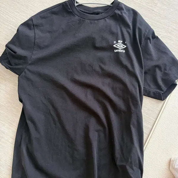 [BUNJANG] Umbro Short-Sleeve T-Shirt Black / 엄브로 반팔티 블랙