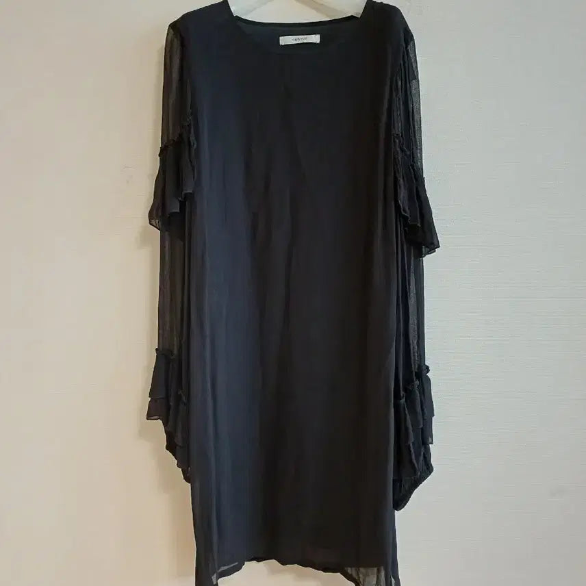 [BUNJANG] Gestuz Black Sheer Sleeve Midi Dress / 게스투즈 GESTUZ 블랙원피스 36 판매합니다
