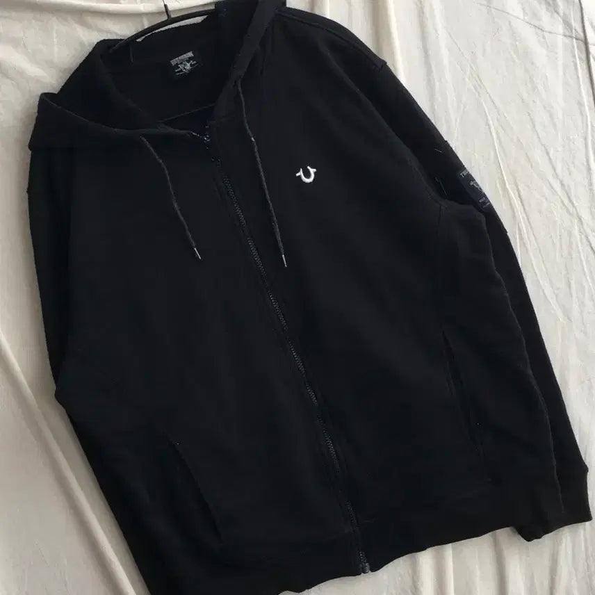 [BUNJANG] True Religion Chest Logo Hoodie Zip-Up / 트루릴리전 가슴로고 후드집업