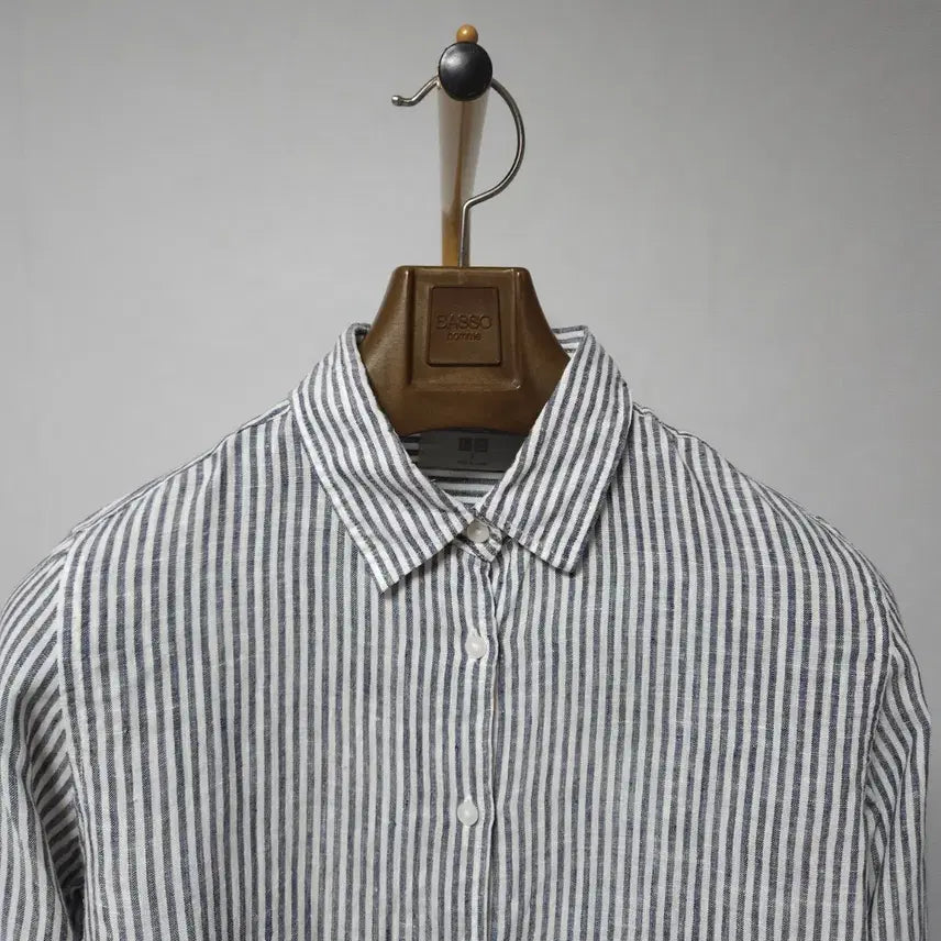 [BUNJANG] Uniqlo Women's Striped Linen Shirt (Size S) / S ) 유니클로 여성 스트라이프 린넨 셔츠