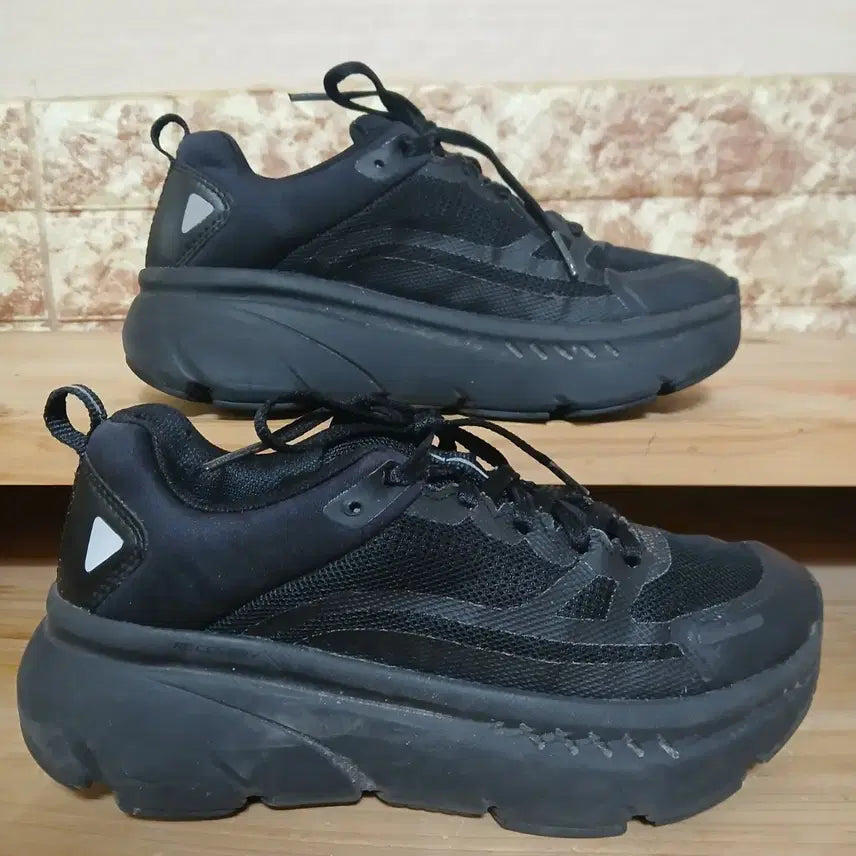 [BUNJANG] Archy Classic All Black Sneakers 235 / (107) 아키클래식 올블랙 운동화 235