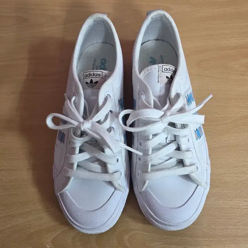 [BUNJANG] Adidas Sneakers White Blue Size 235 / 아디다스 운동화 화이트 블루  사이즈 235