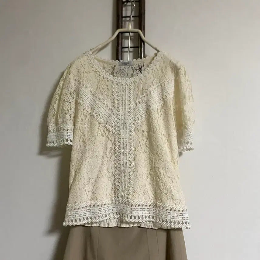 [BUNJANG] Recov Lace Blouse Size 66 / 레코브 레이스 블라우스 66