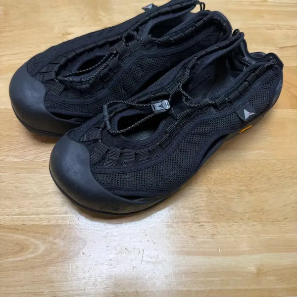 [BUNJANG] ROA Alpaca Weaved Black Sneakers / [260] 로아 ROA 알피 위브드 블랙