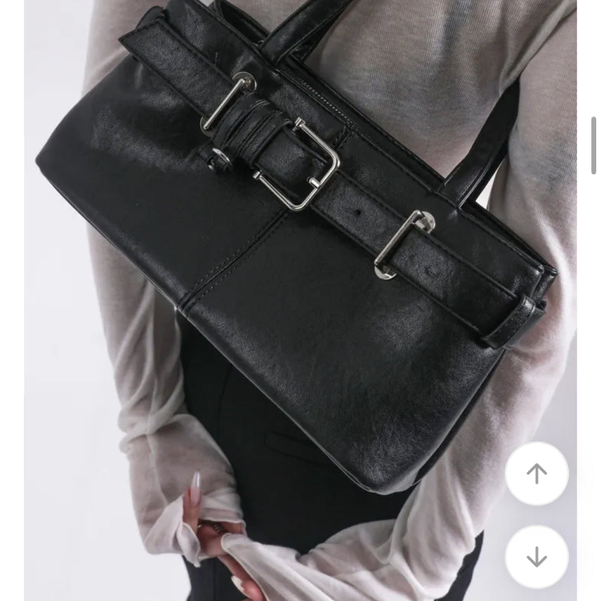 [BUNJANG] Square Leather Shoulder Bag Black / 벨트 스퀘어 레더 숄더 백 블랙 (교신x)