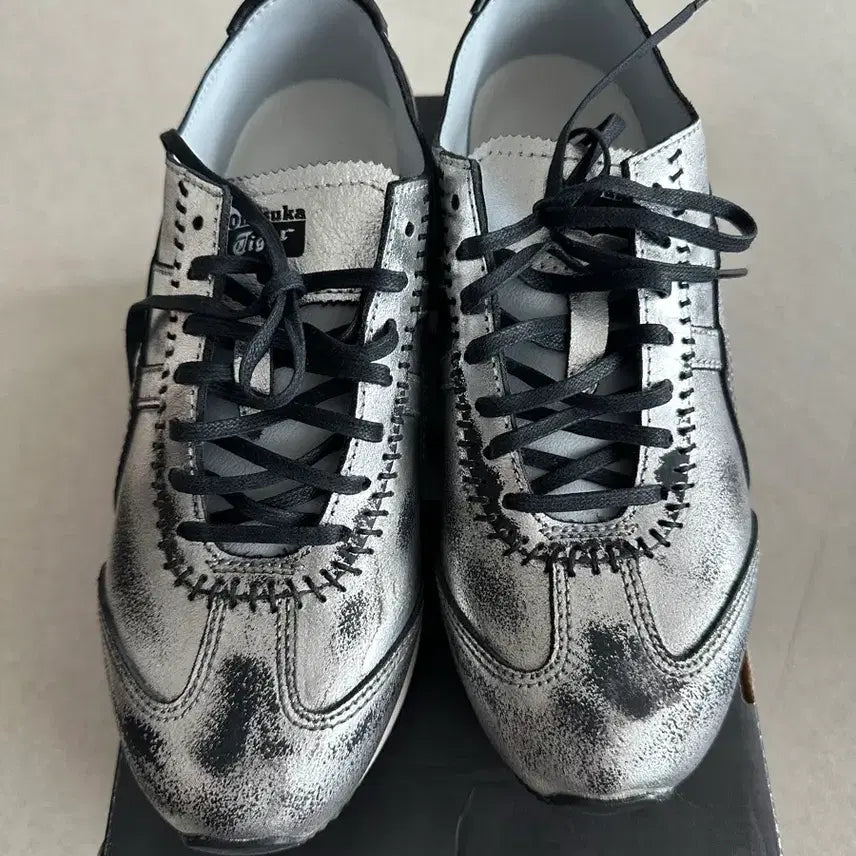 [BUNJANG] Onitsuka Tiger MHS Silver Sneakers (Size 225) / 오니츠크타이거 MHS 실버 225 실착 1회