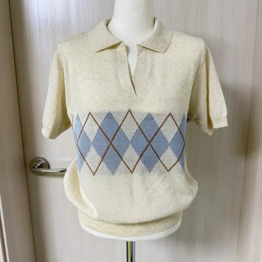 [BUNJANG] FOUND Argyle Knit Polo T-Shirt Oatmeal / FOUND 오트밀색상 아가일 니트 폴로티