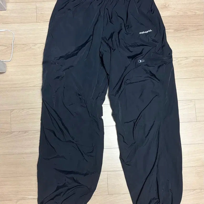 [BUNJANG] Mahagrid Vinyl Overfit Jogger Pants / 마하그리드 비닐 바지 오버핏 팬츠 조거팬츠