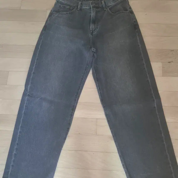 [BUNJANG] Uniqlo Women's Relaxed Fit Jeans Size 29 / 유니클로 배기진 29