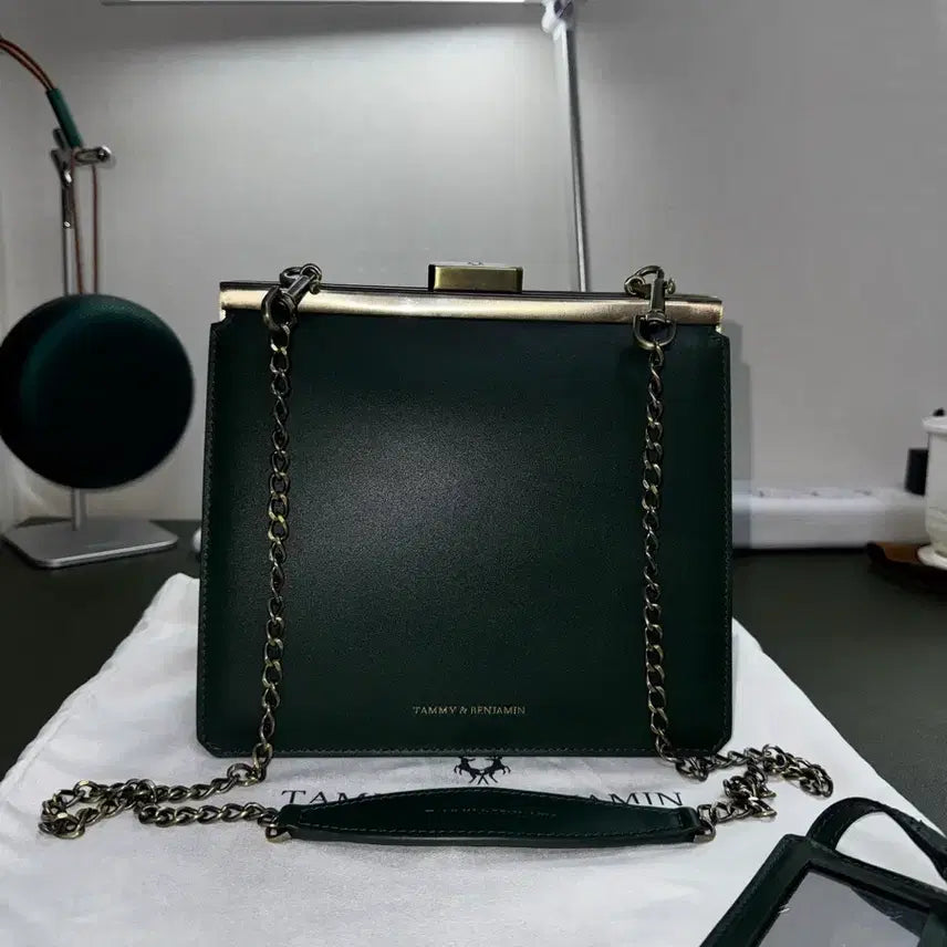[BUNJANG] Tami and Benjamin Chain Shoulder Bag Green / (정가 70)타미앤벤자민 체인 숄더백 그린