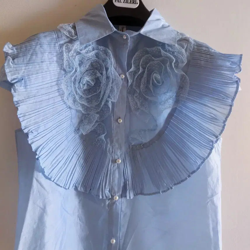 [BUNJANG] Sky Blue Lace Collar Blouse / 하늘색 레이스 카라 블라우스
