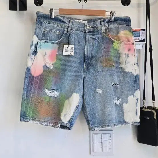 [BUNJANG] ZARA Men's Painted Distressed Denim Shorts (Size 46) / [34~36미착용]ZARA 자라 남성 페인팅 디스트로이드 데님 반바지 (46사이즈)