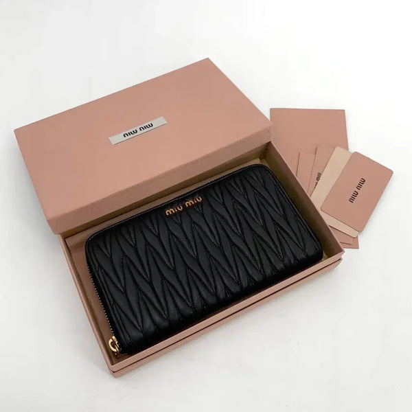 [BUNJANG] Miu Miu Matelassé Zip Around Long Wallet / [백화점구매] 미우미우 마테라쎄 금장 지퍼돌이 장지갑